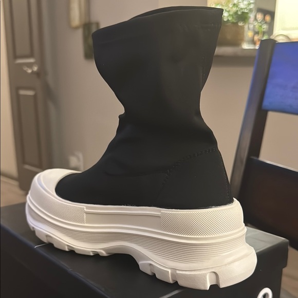 Cape Robbin Gig-Sideper sneaker boots 🥾 BRAND NEW❣️Size 7 - Picture 9 of 15